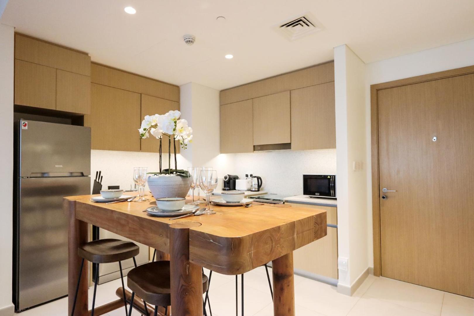 Apartment Livbnb - 1br Retreat Free Access To Creek Lagoon Dubai