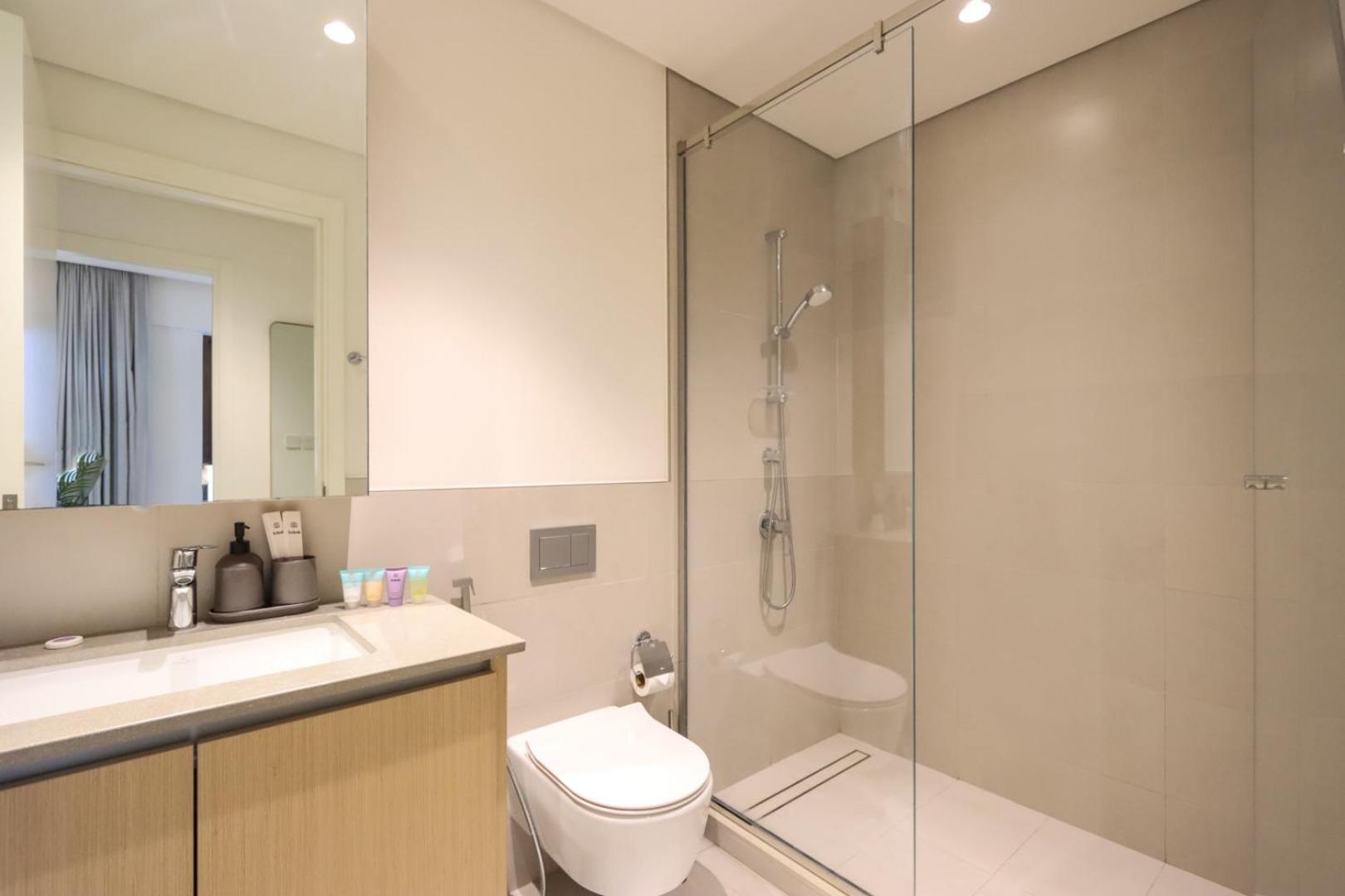 Livbnb - 1br Retreat Free Access To Creek Lagoon Dubai