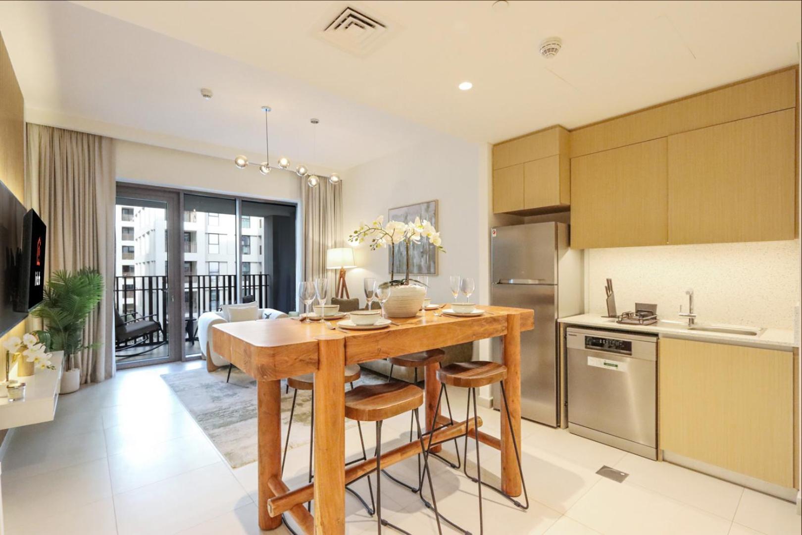 Livbnb - 1br Retreat Free Access To Creek Lagoon Apartment Dubai