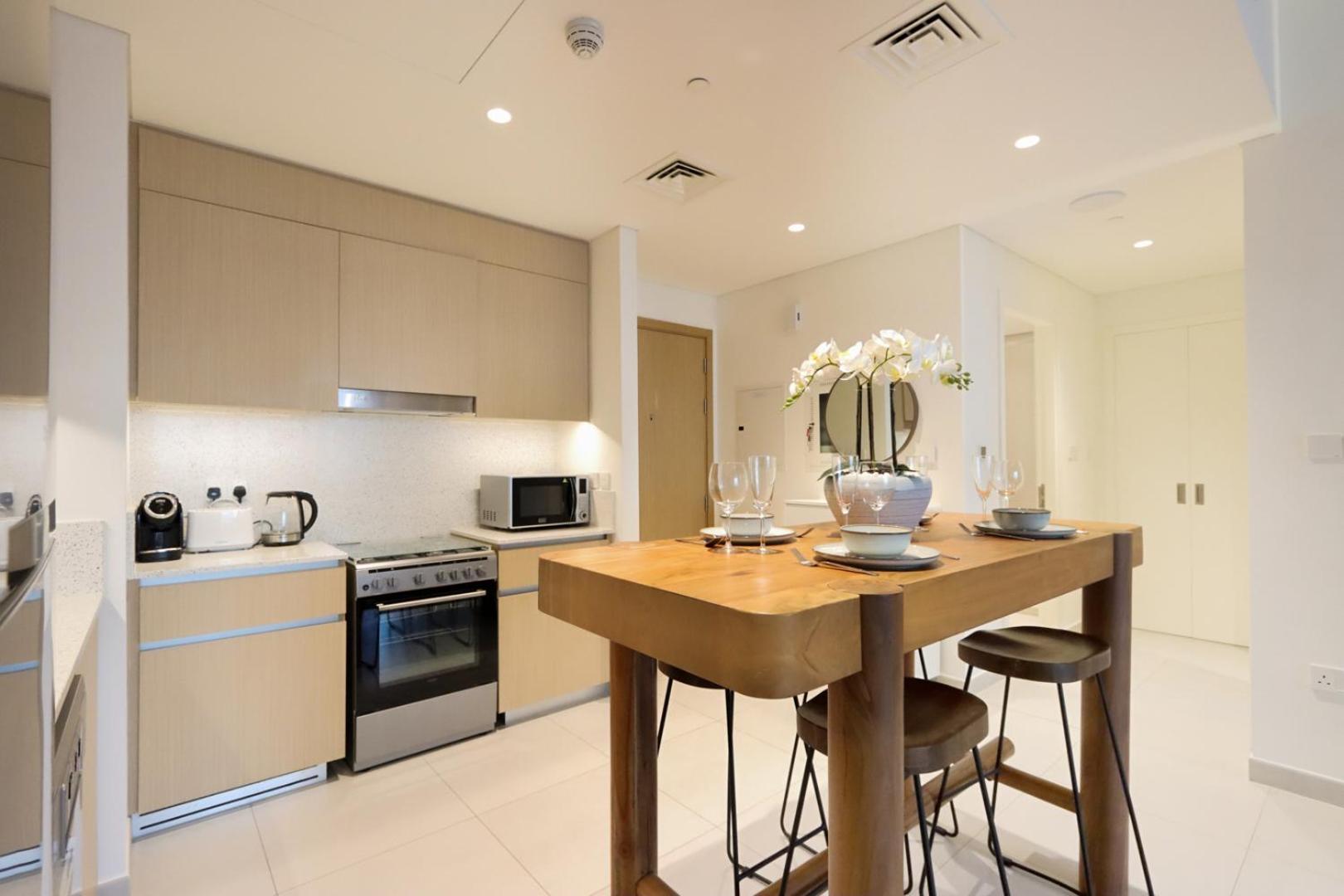 Livbnb - 1br Retreat Free Access To Creek Lagoon * Dubai